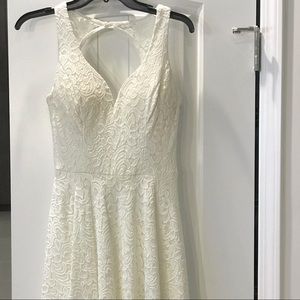 Ivory Laced Dress|Keyhole in the Back|Size 5|Length:Knee Length